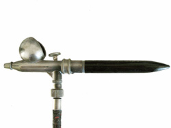 Одна из моделей аэрографа